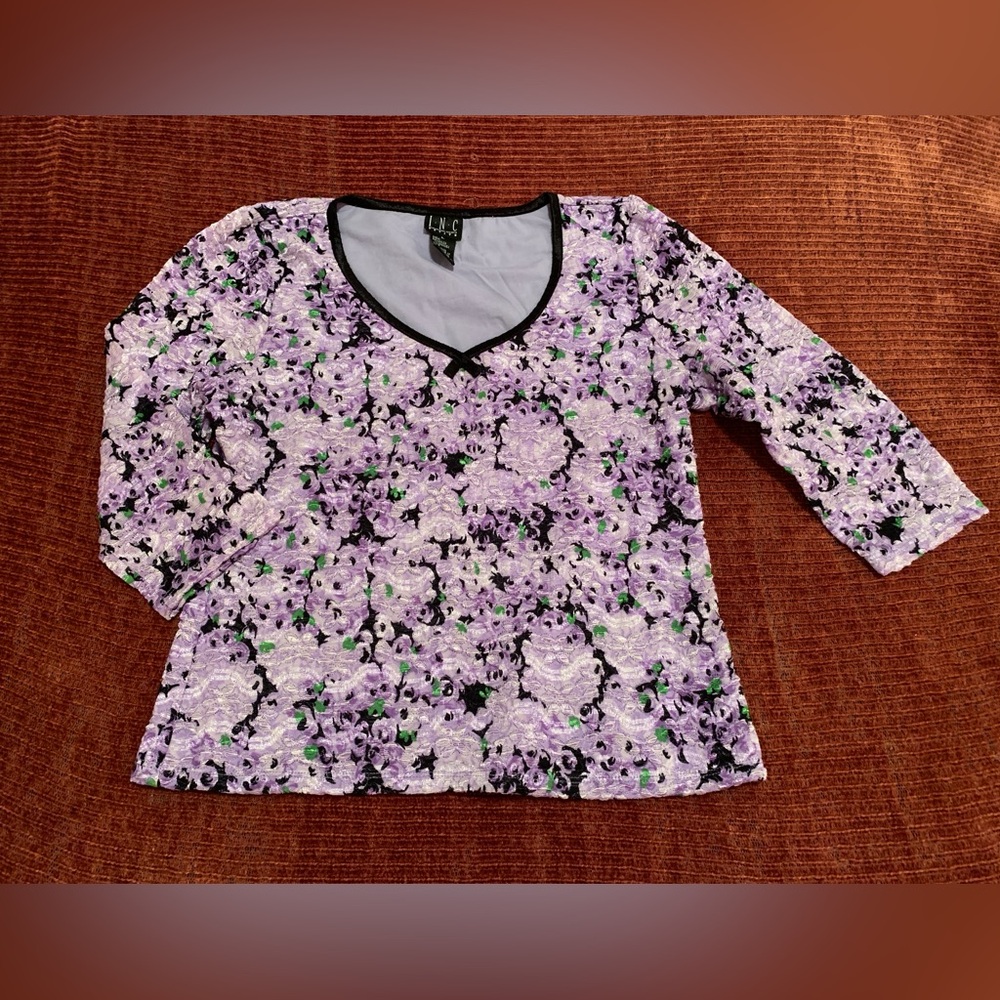 Lavender & Black Floral Top w/t 3/4 Sleeves